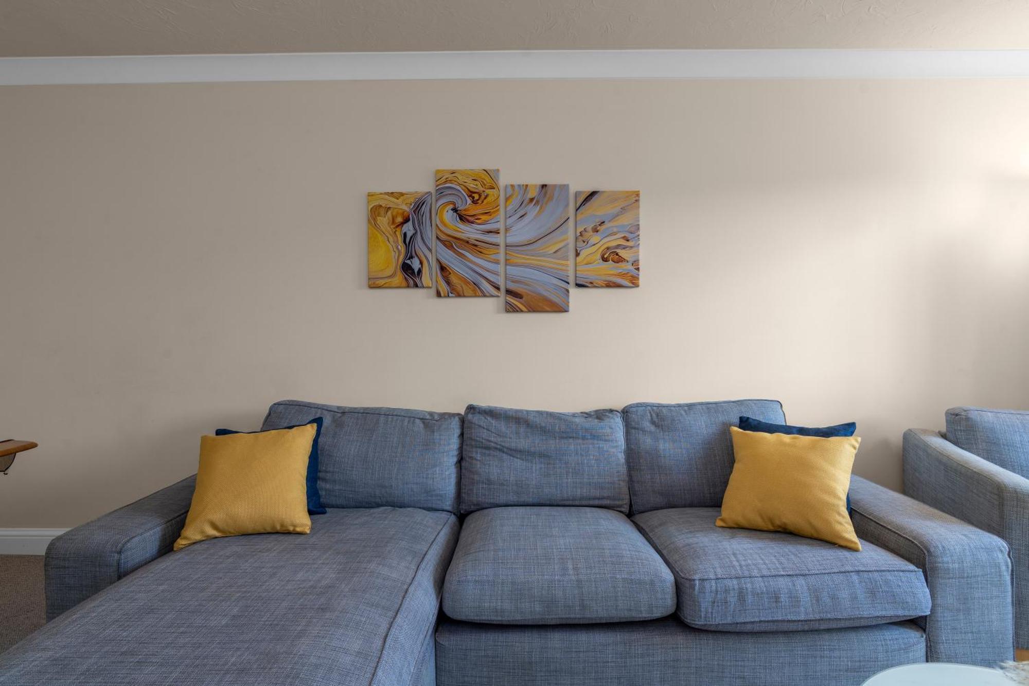 2 Bedroom In With Free Parking